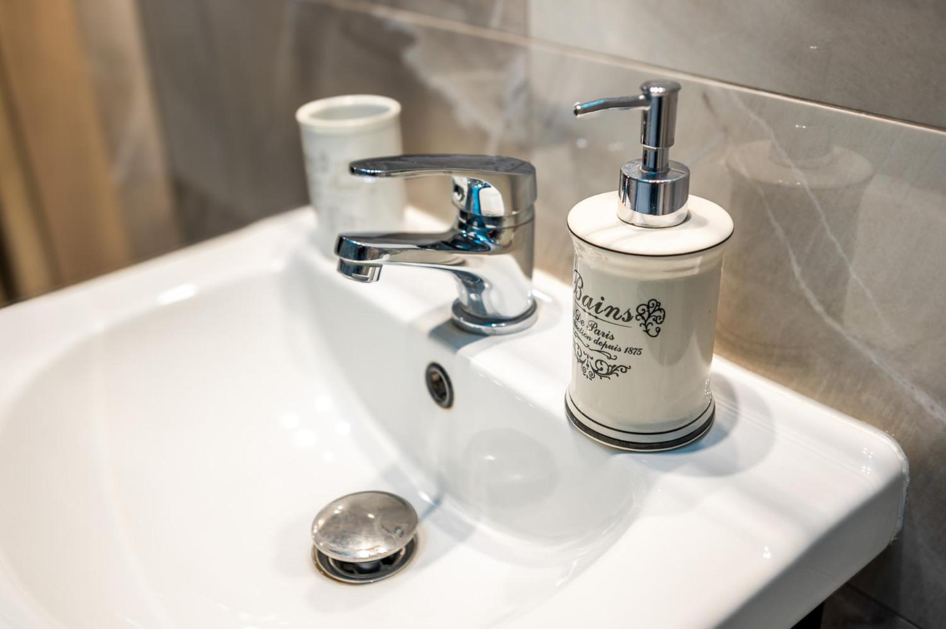 Apartamenty Przy Dworcu Przemyśl Esterno foto