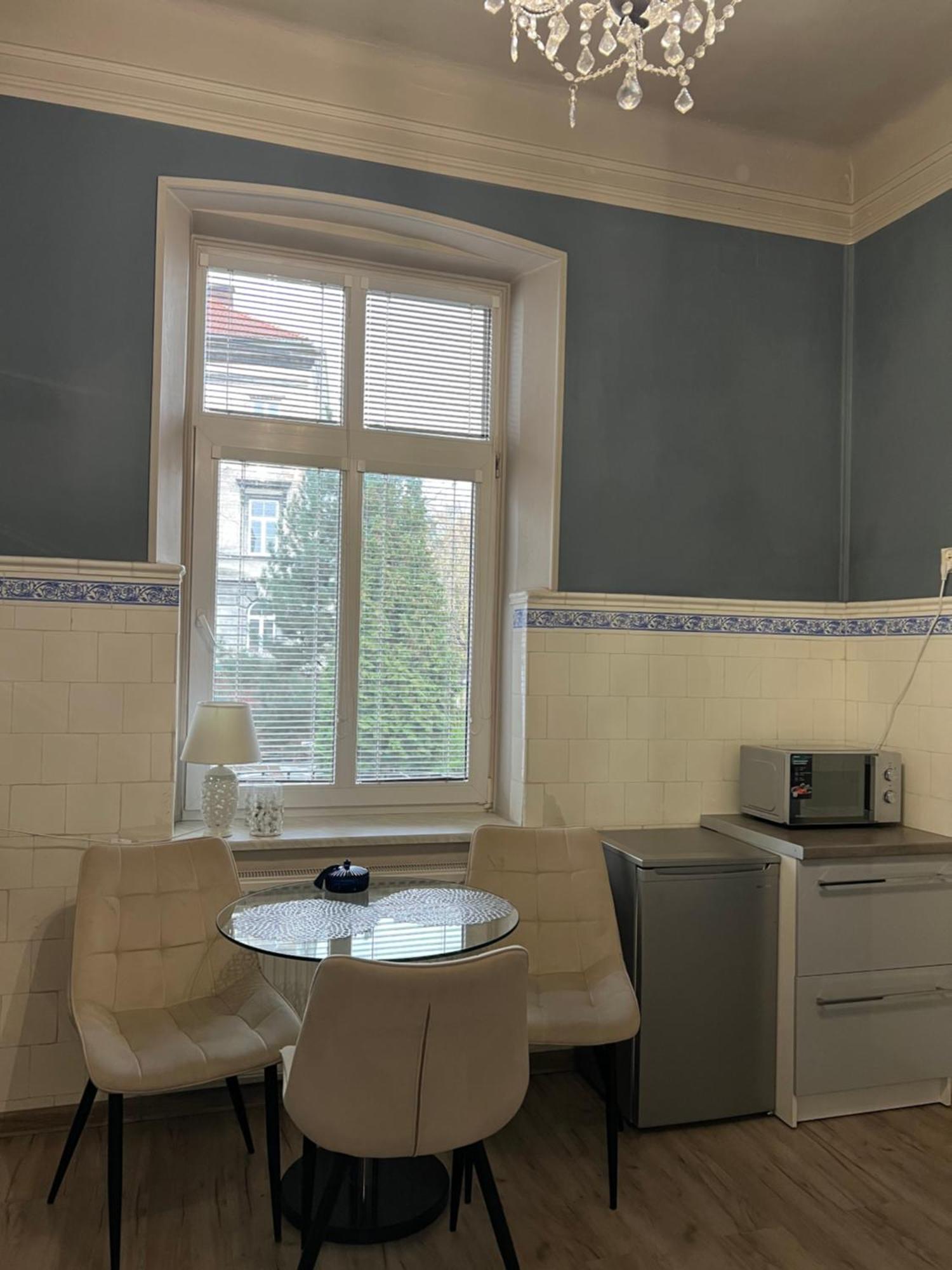 Apartamenty Przy Dworcu Przemyśl Esterno foto